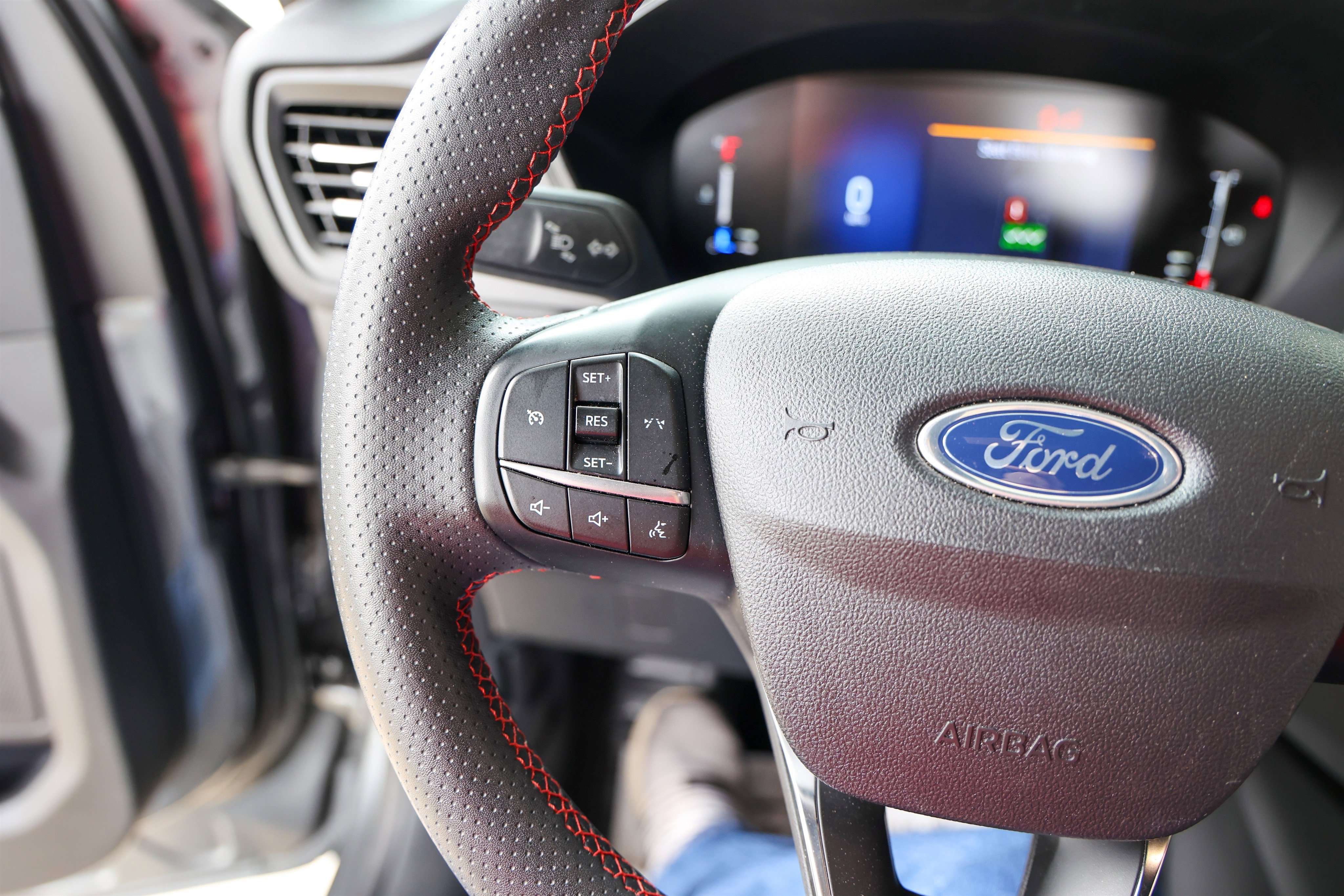 Used 2024 Ford Escape ST-Line image 17