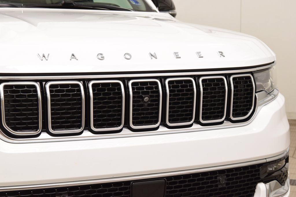 Used 2024 Jeep Wagoneer L Series III w/ Premium Group I AWD/4WD image 12