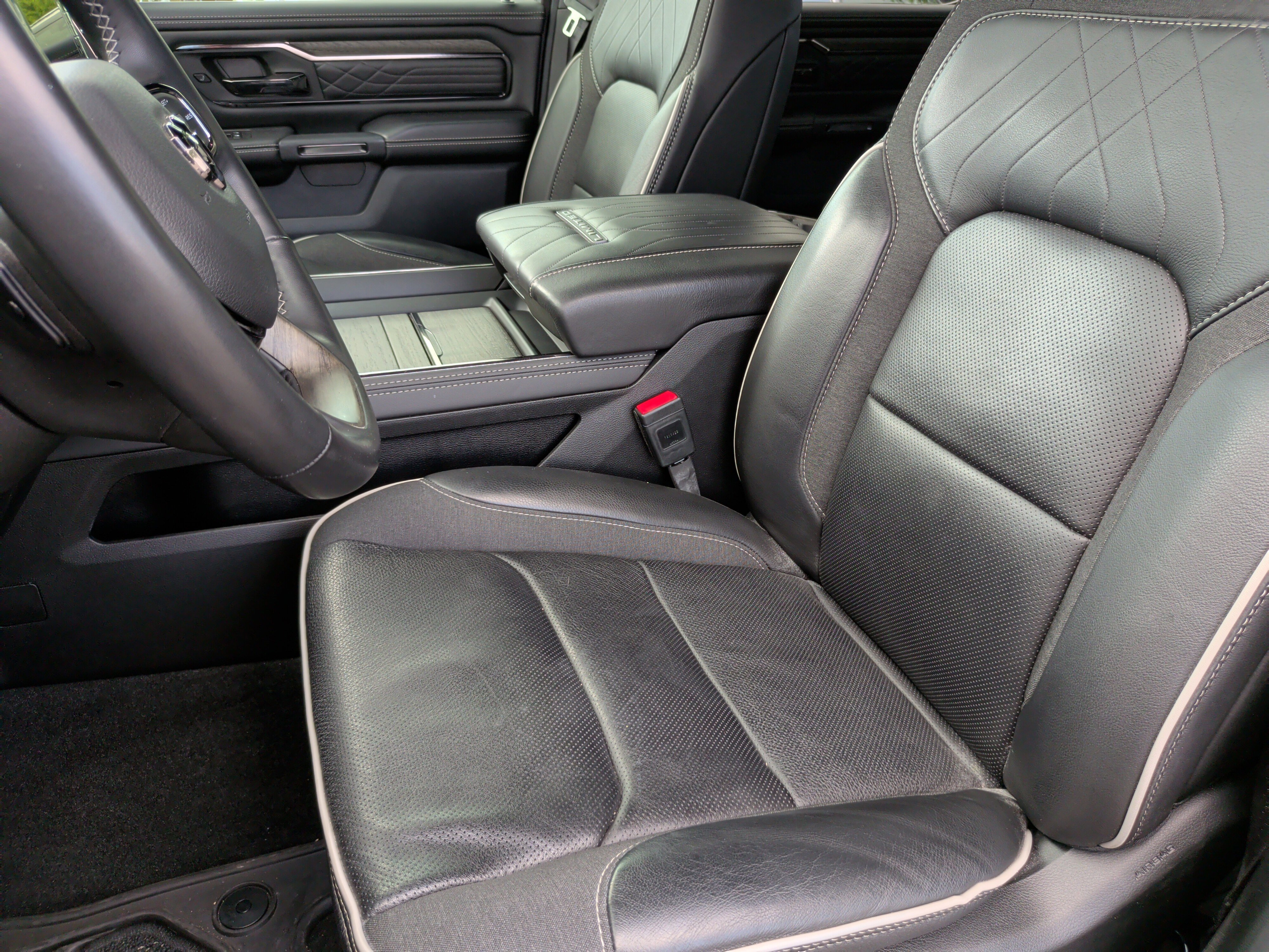 Used 2025 RAM 1500 Limited image 29