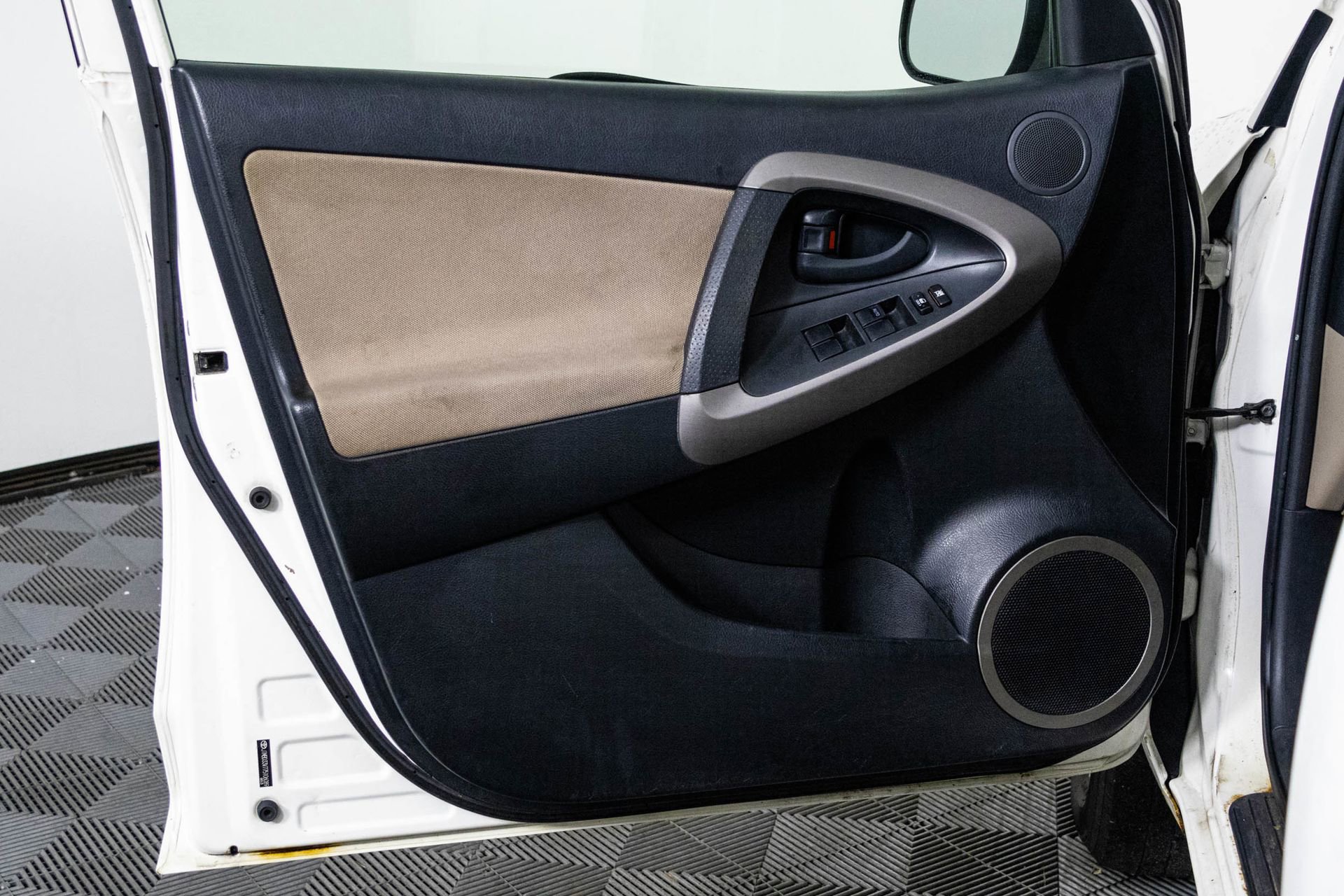 Used 2007 Toyota RAV4 4WD image 26