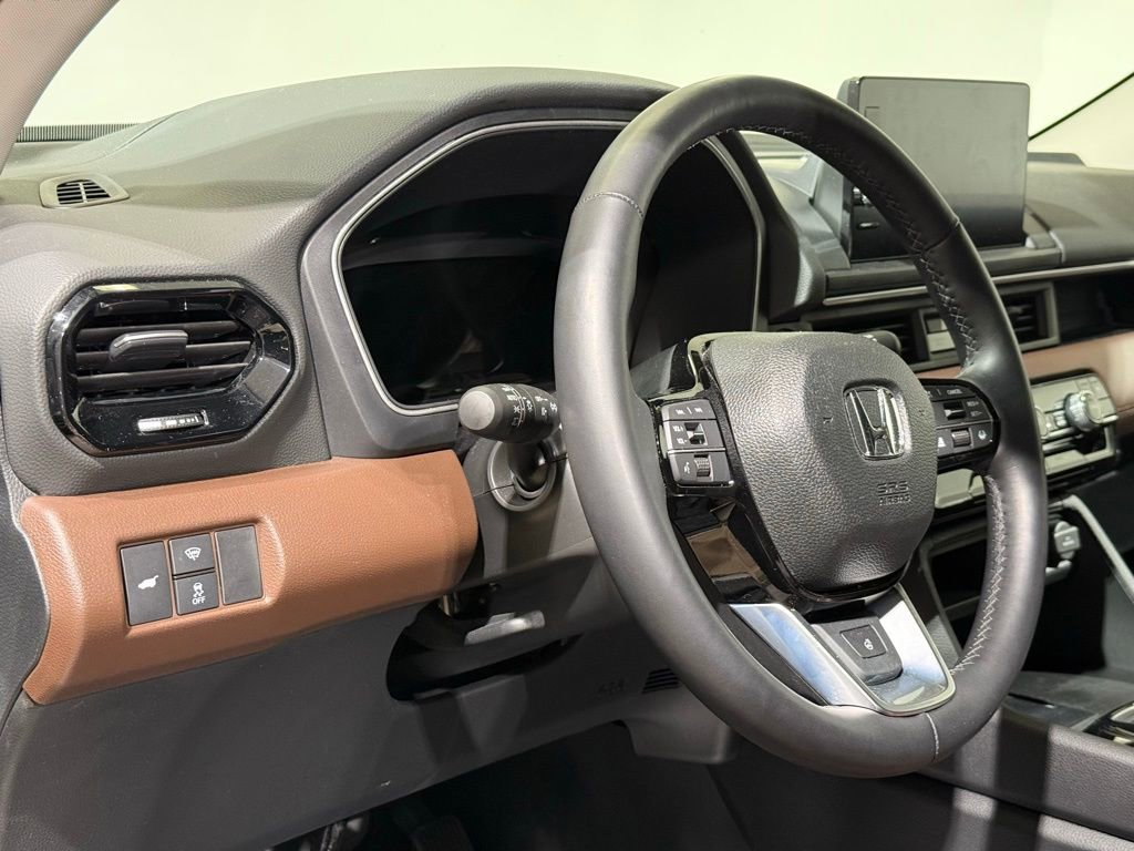 Used 2025 Honda Pilot Elite image 17