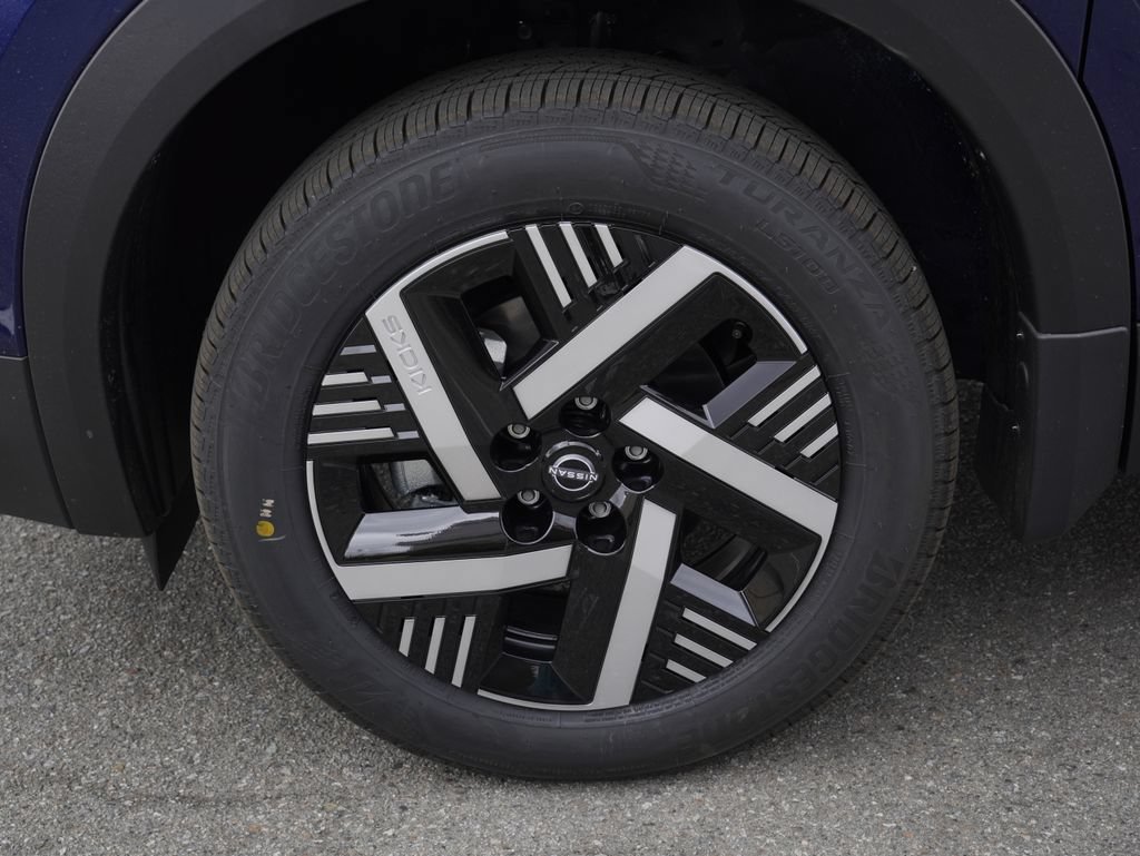 New 2026 Nissan Kicks SV FWD image 8
