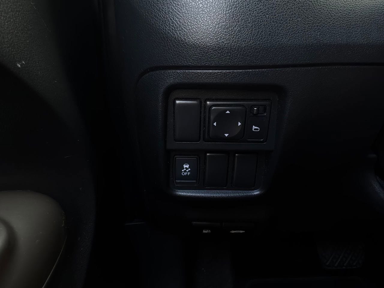 Used 2014 Nissan Juke SV image 20
