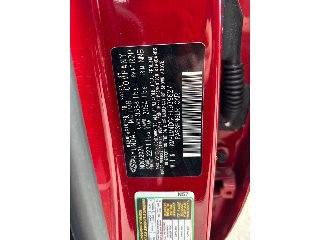 Certified 2025 Hyundai Elantra Sport image 12