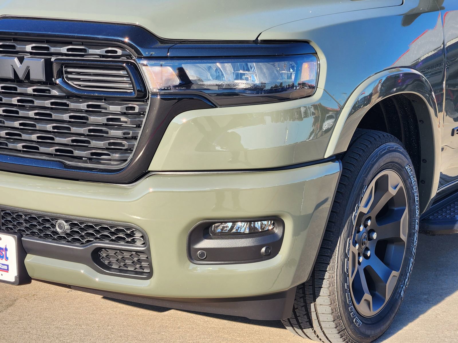New 2026 RAM 1500 4x4 Crew Cab image 9
