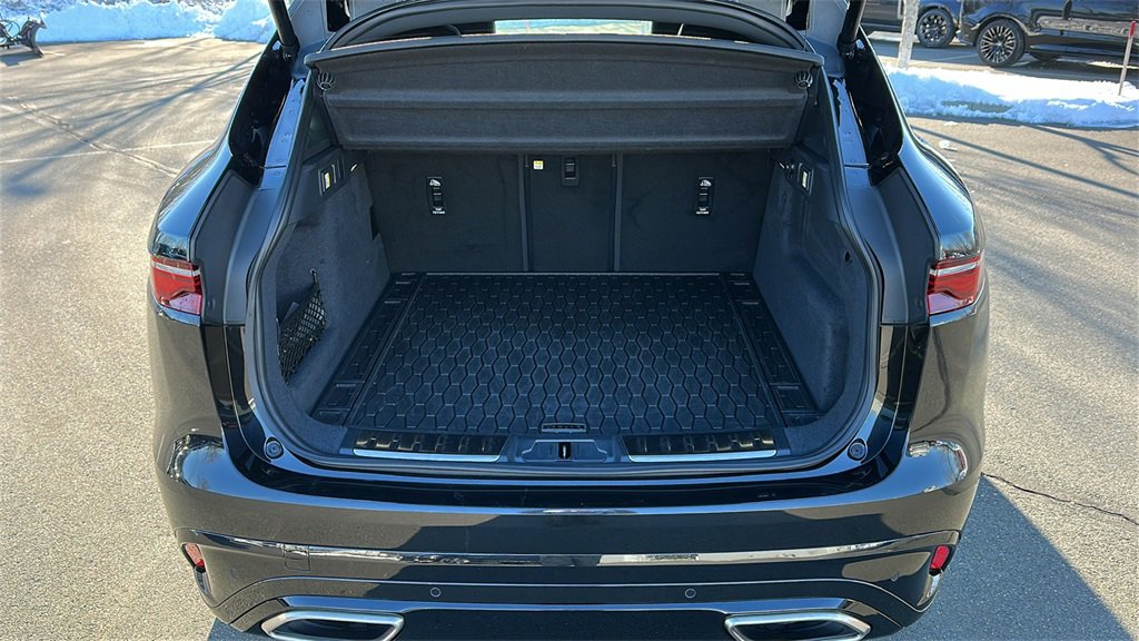 Used 2025 Jaguar F-PACE R-Dynamic S image 24