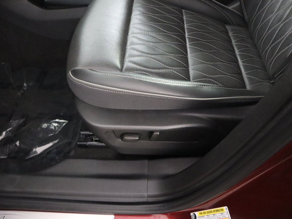 Used 2023 Buick Envision Avenir AWD/4WD image 38