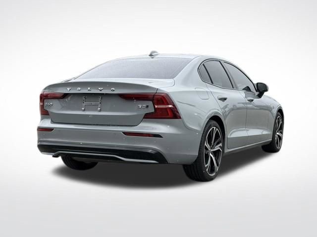 Used 2024 Volvo S60 B5 Core image 20