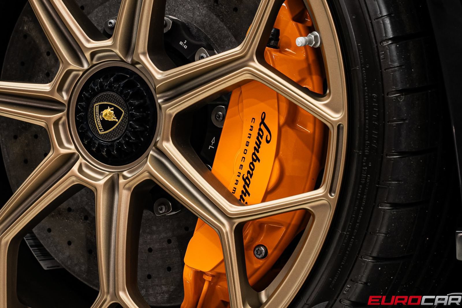 Used 2021 Lamborghini Aventador SVJ AWD/4WD image 32