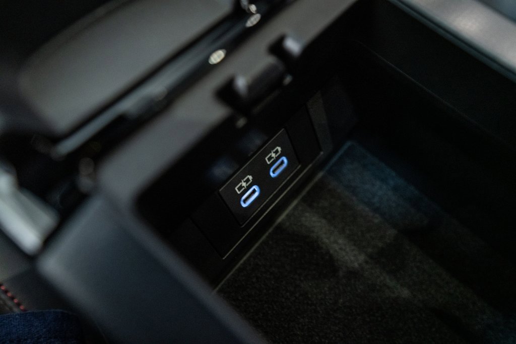 New 2026 Toyota Prius Plug-In Hybrid image 30