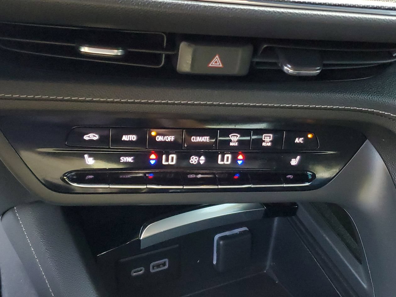 Used 2023 Buick Envision Essence w/ Sport Touring Package AWD/4WD image 23