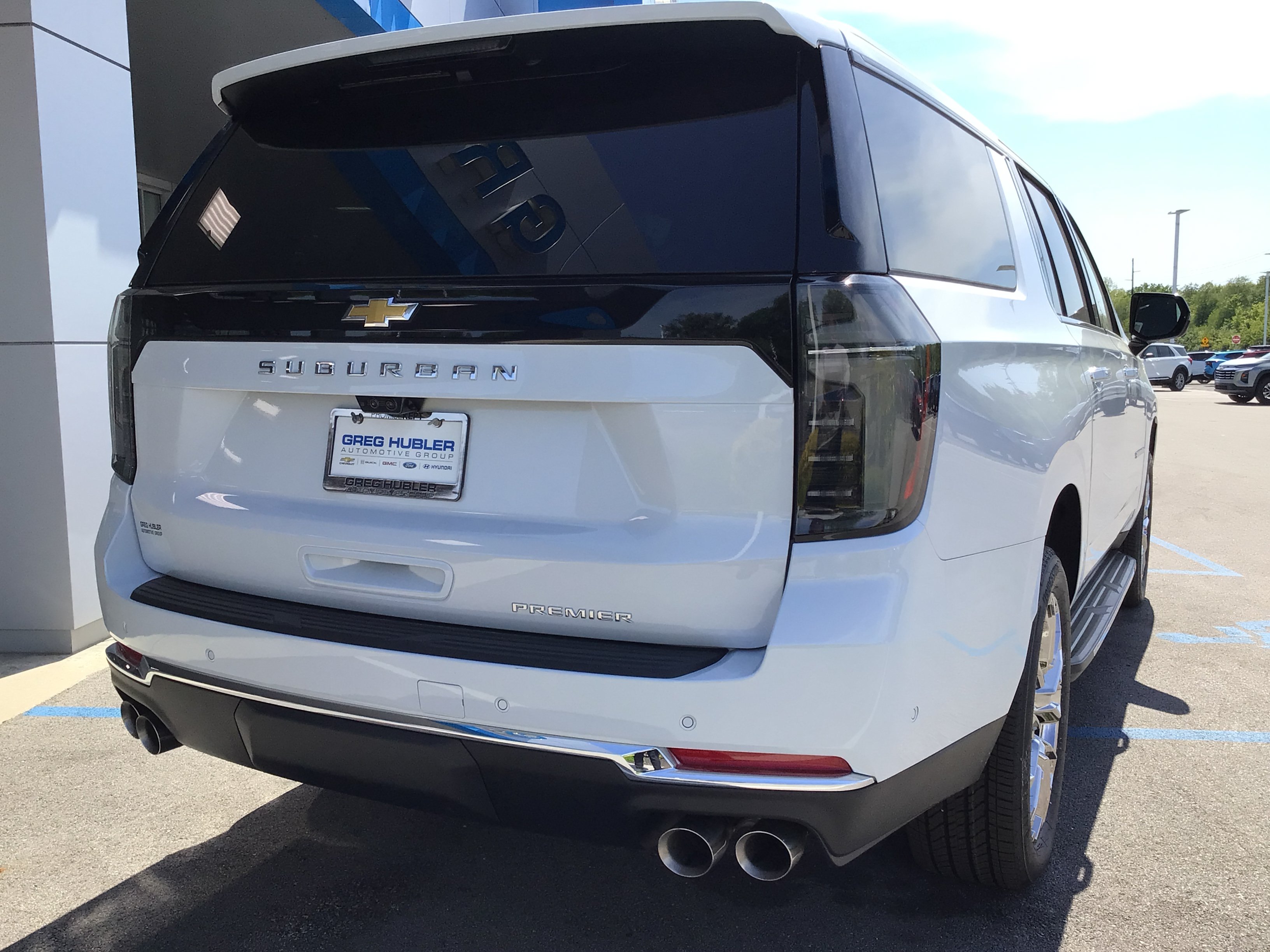 New 2026 Chevrolet Suburban Premier AWD/4WD image 8