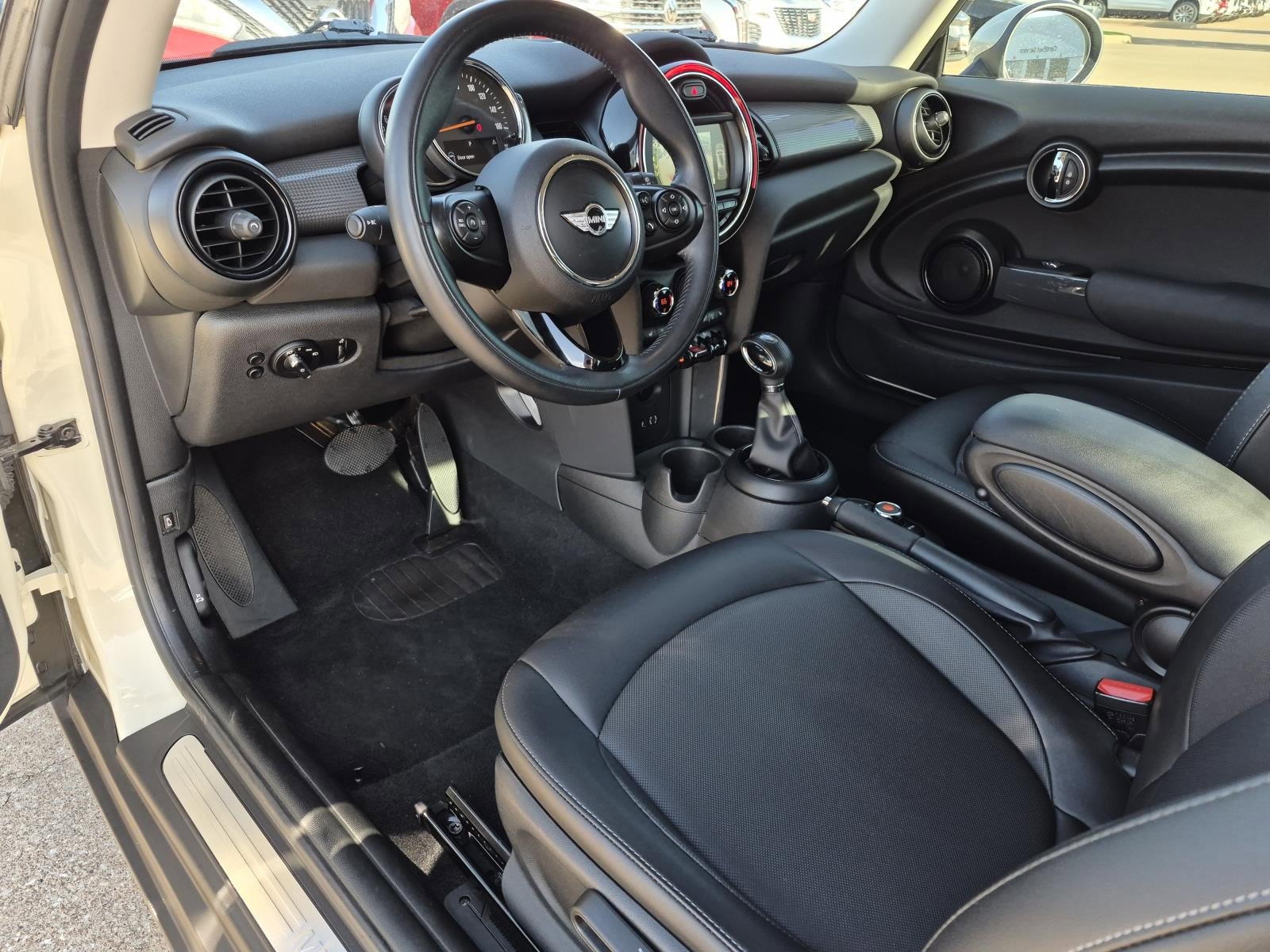 Used 2018 MINI Cooper 2-Door Hardtop FWD image 11