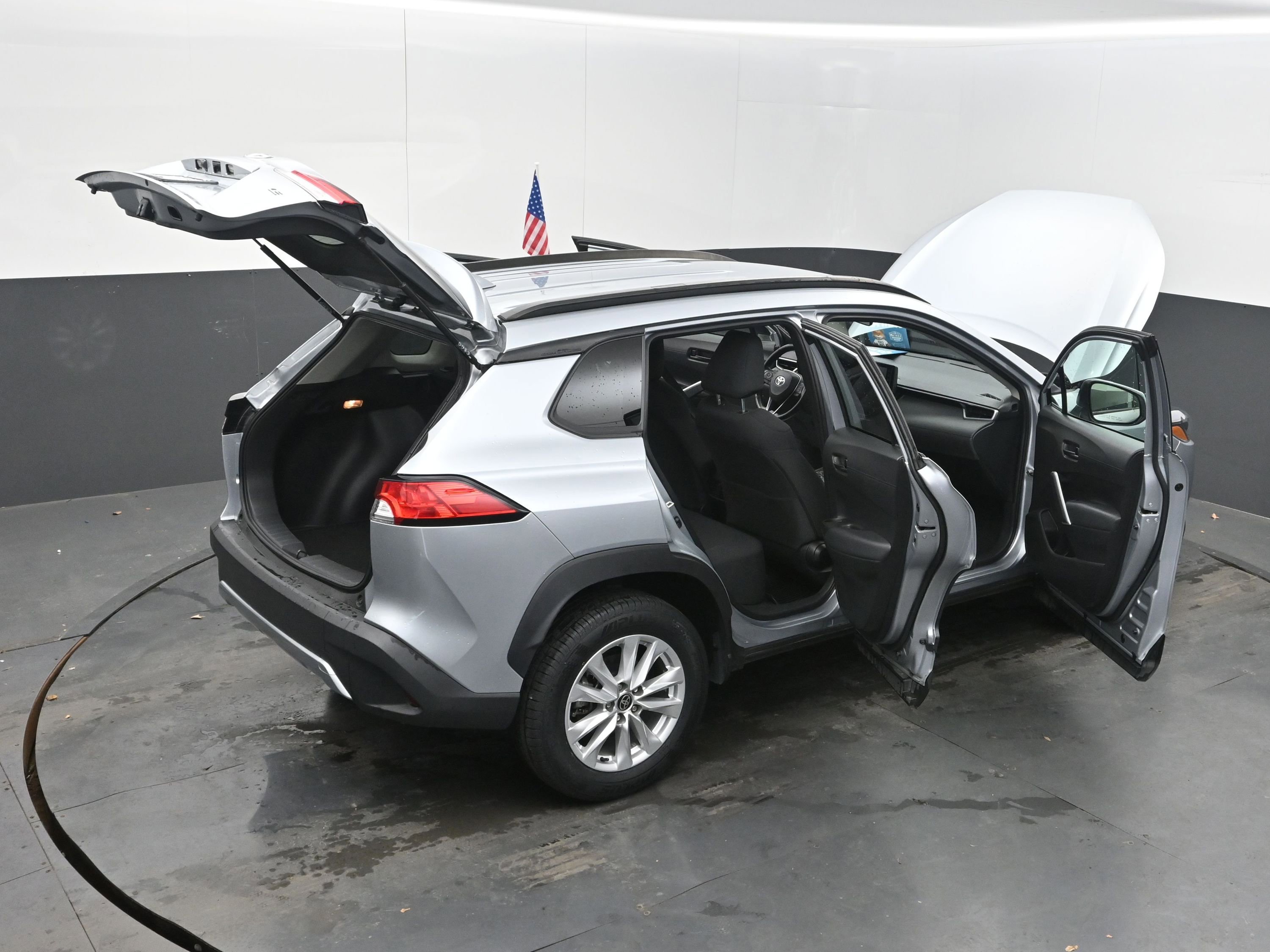 Used 2022 Toyota Corolla Cross LE image 44