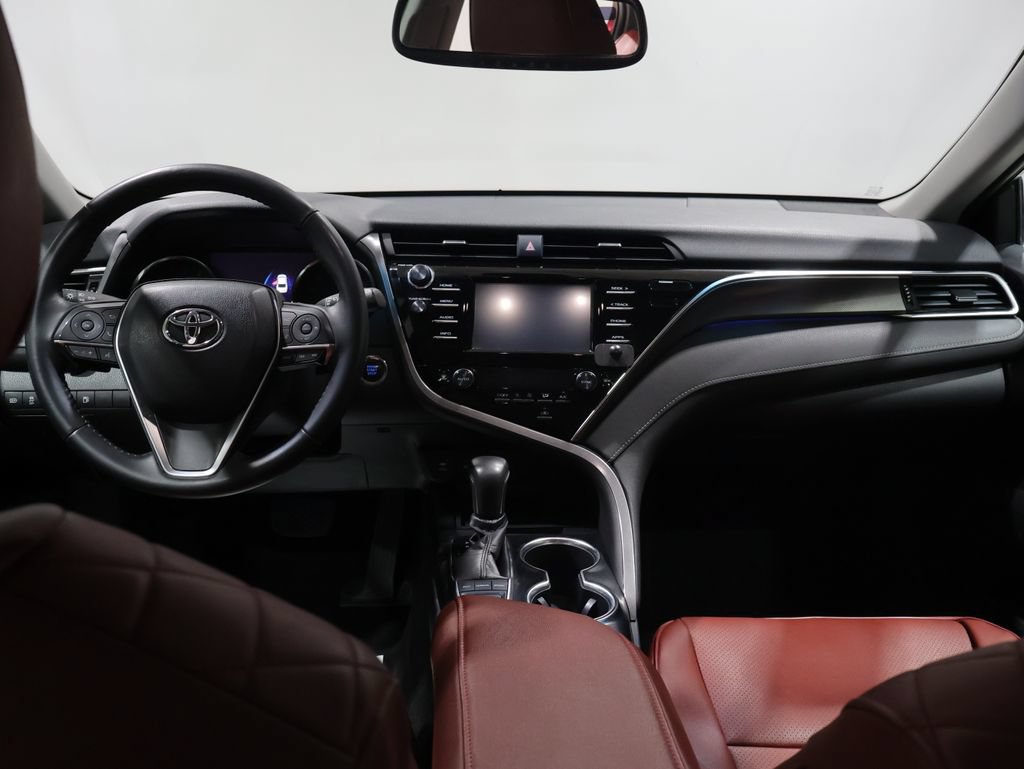 Used 2018 Toyota Camry XSE FWD image 15
