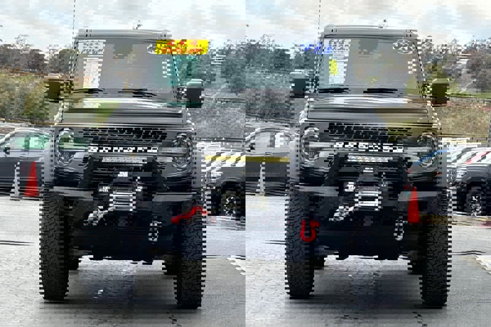 Used 2023 Ford Bronco Badlands image 9