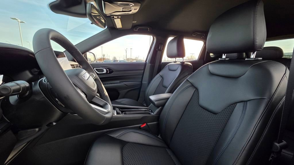 New 2026 Jeep Compass Latitude image 20