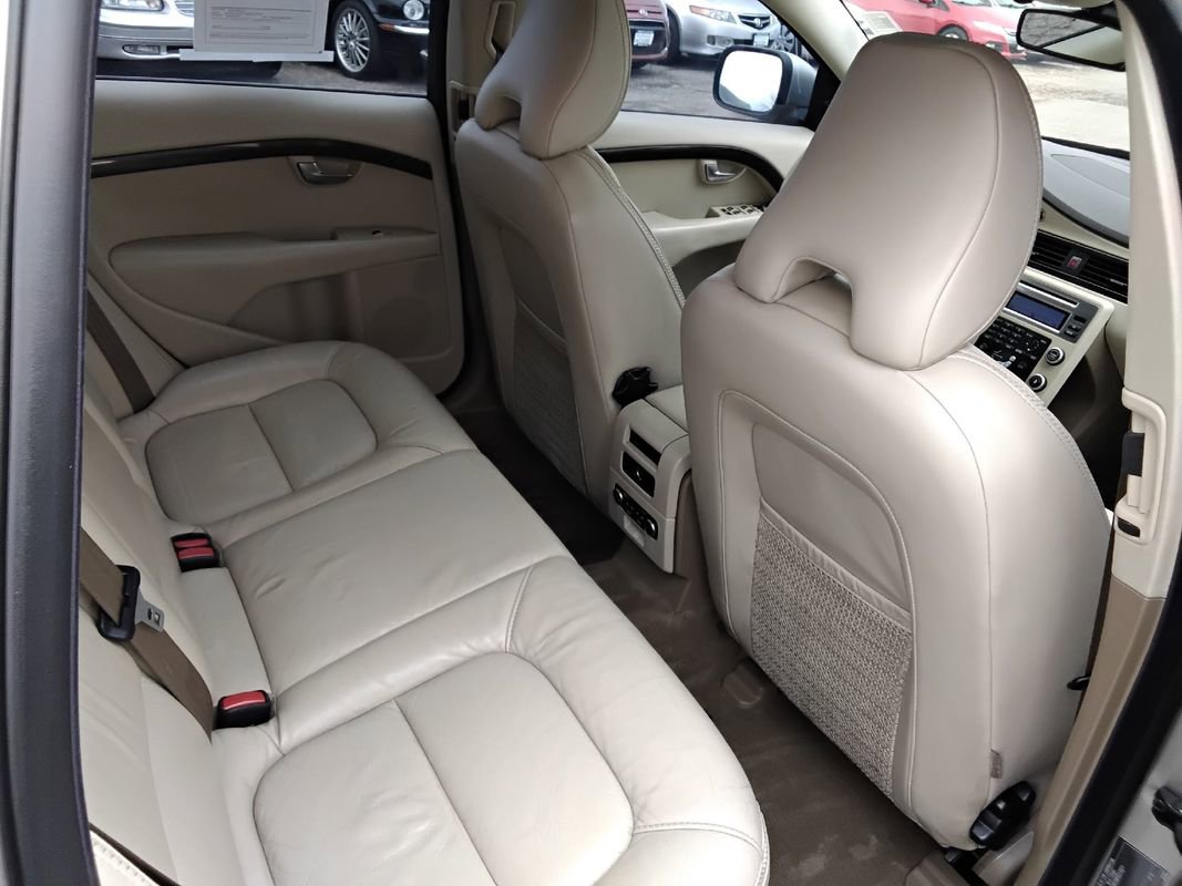 Used 2008 Volvo XC70 3.2 image 18
