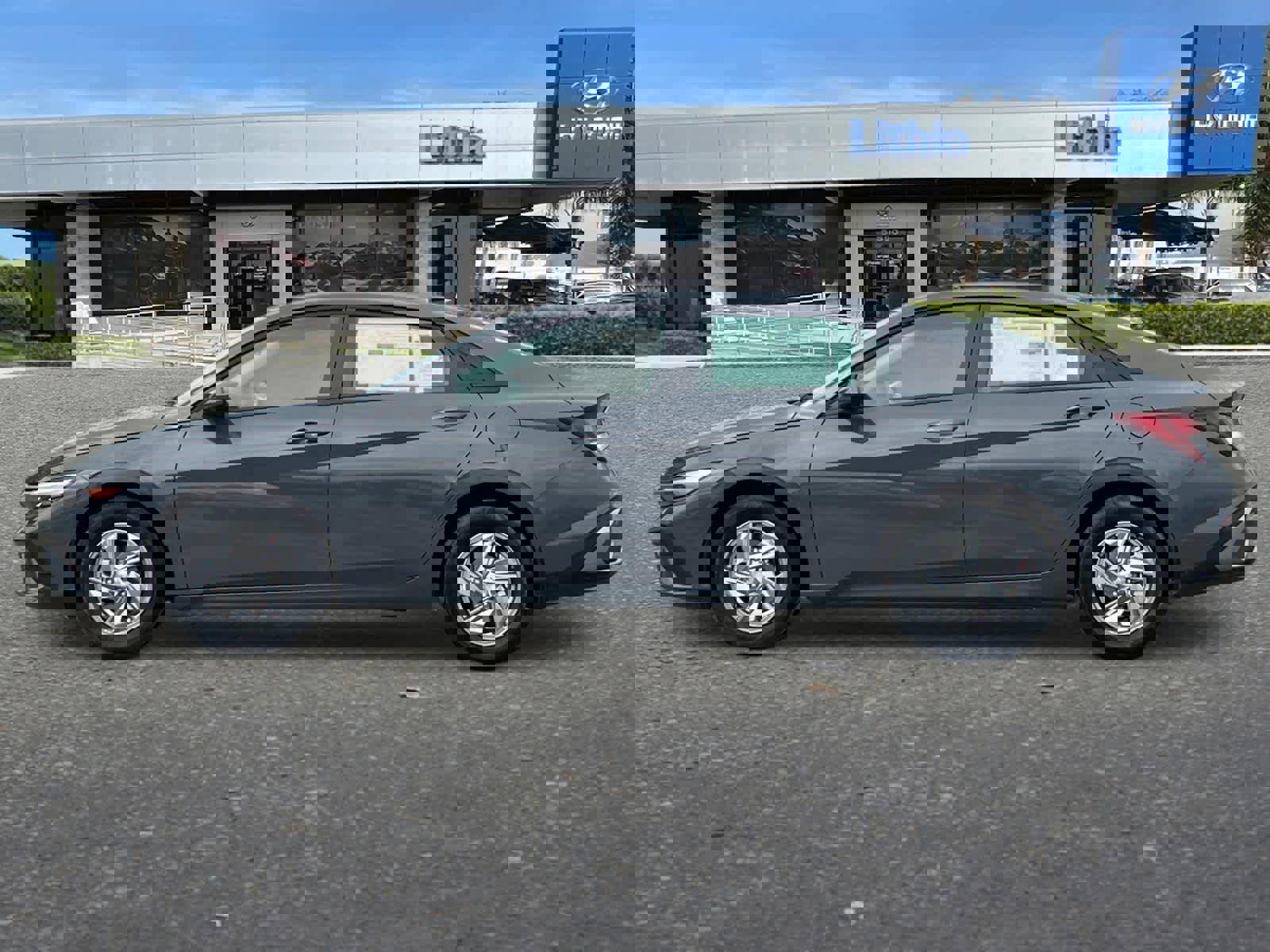 New 2025 Hyundai Elantra SE image 6