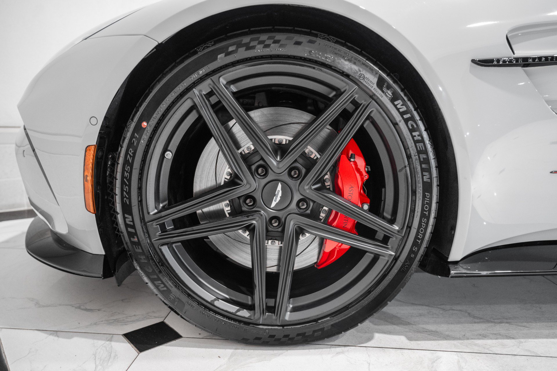 New 2026 Aston Martin V8 Vantage S RWD image 4
