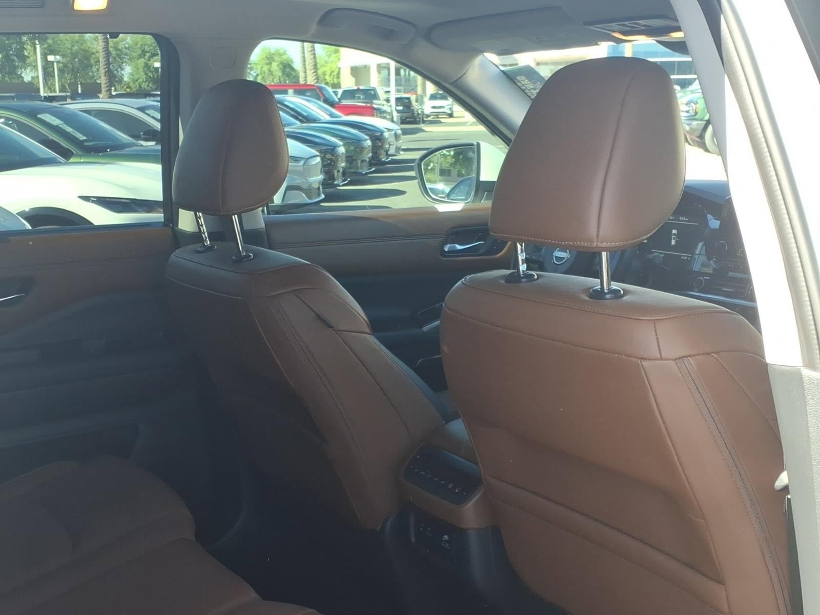 Used 2024 Nissan Pathfinder Platinum w/ Black Appearance Package FWD image 13