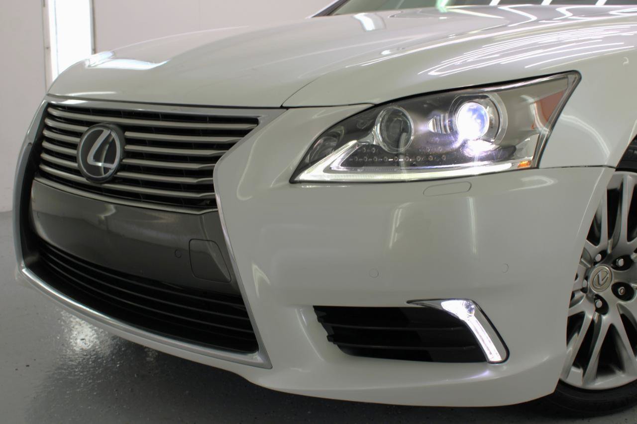 Used 2017 Lexus LS 460 w/ Comfort Package RWD image 21