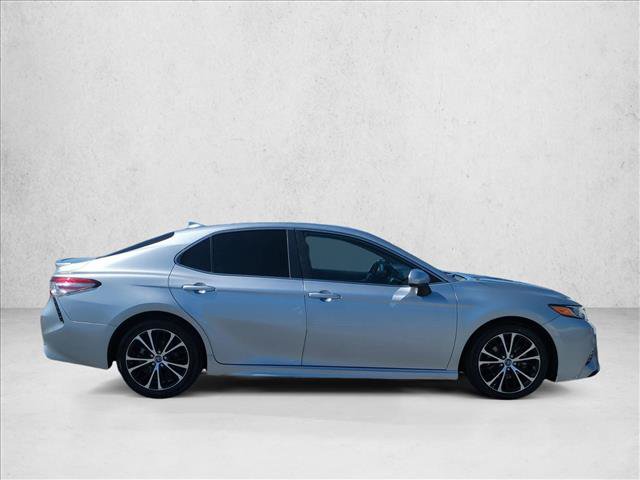 Used 2019 Toyota Camry SE FWD image 4