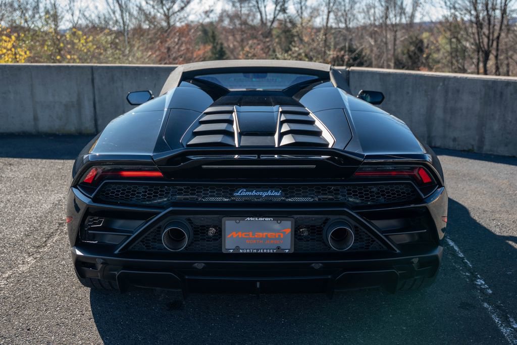 Used 2021 Lamborghini Huracan EVO RWD image 23