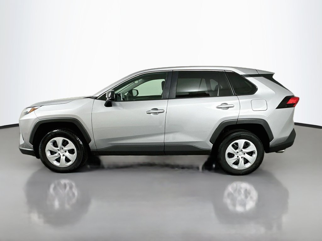 Used 2025 Toyota RAV4 LE AWD/4WD image 8