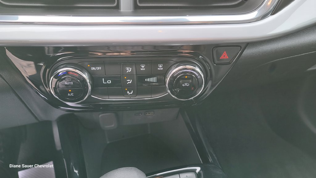 Used 2026 Chevrolet Trax LT FWD image 22