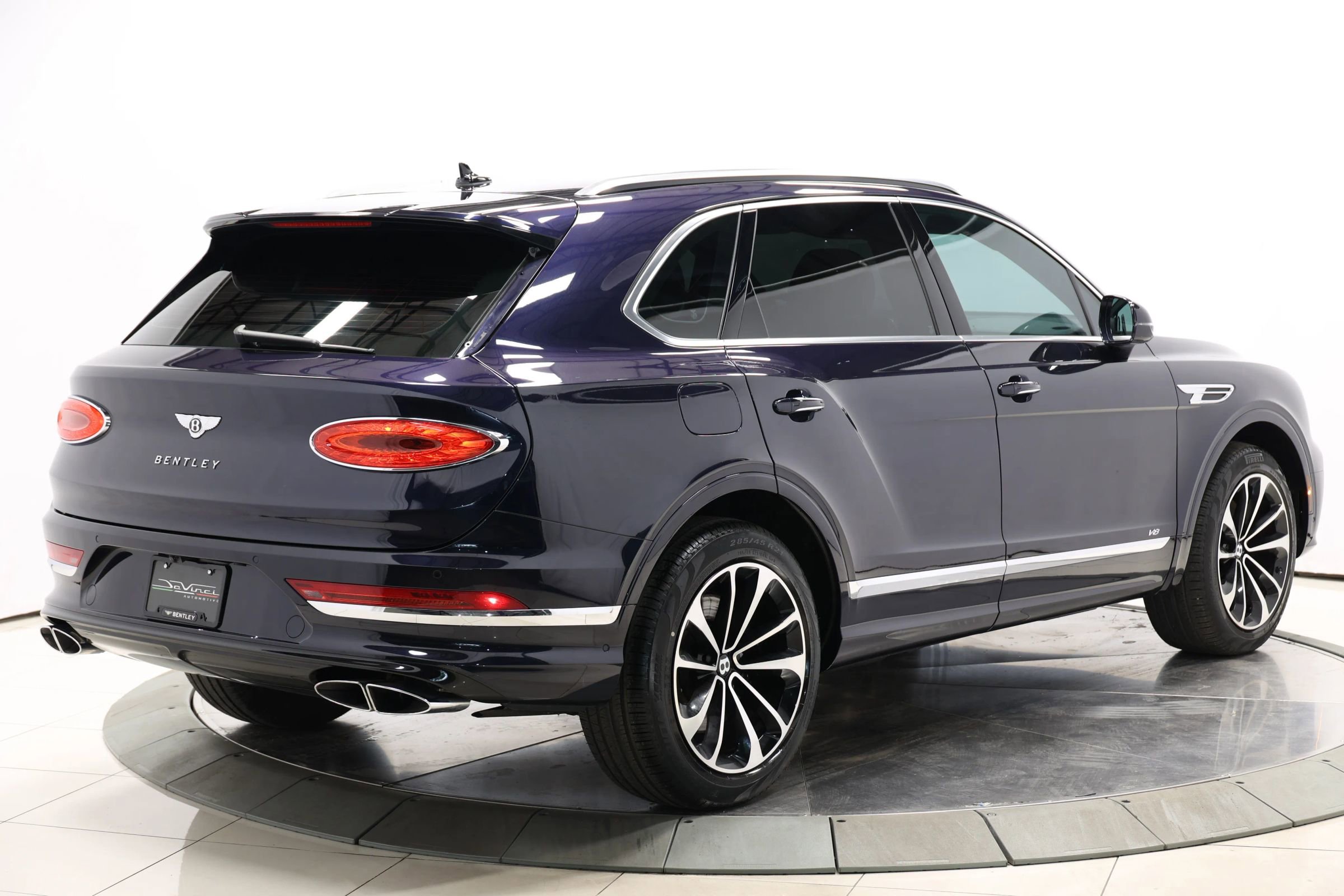 Used 2021 Bentley Bentayga AWD/4WD image 4