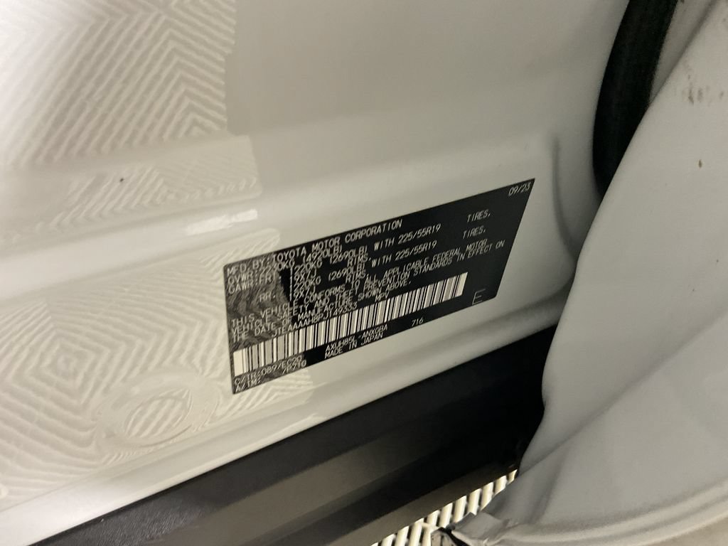 Used 2023 Toyota Venza Nightshade AWD/4WD image 29