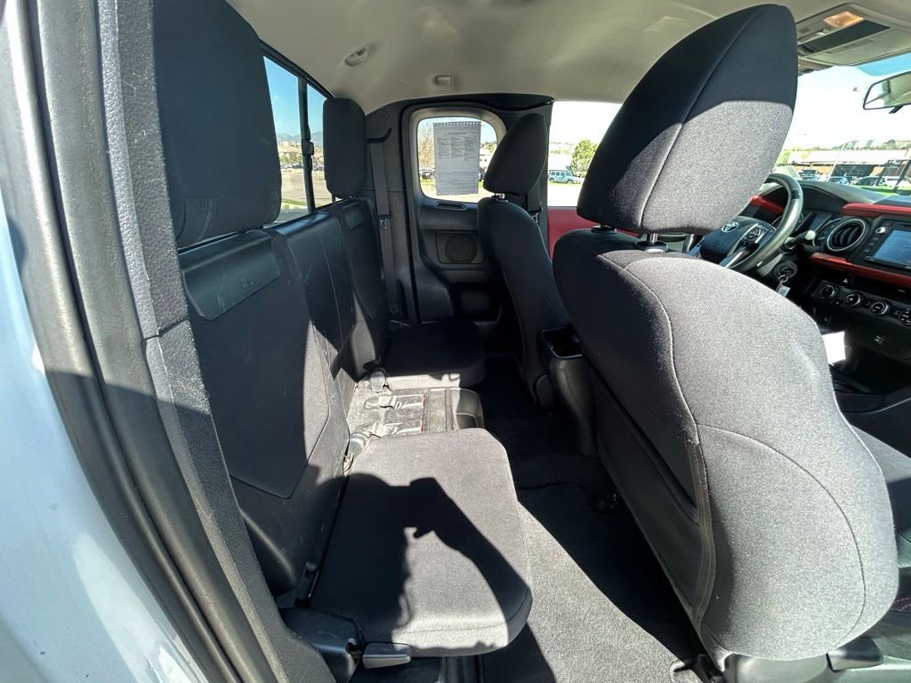 Used 2017 Toyota Tacoma SR5 AWD/4WD image 28