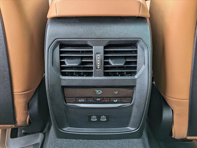 Used 2023 BMW 330i Sedan w/ Premium Package image 17