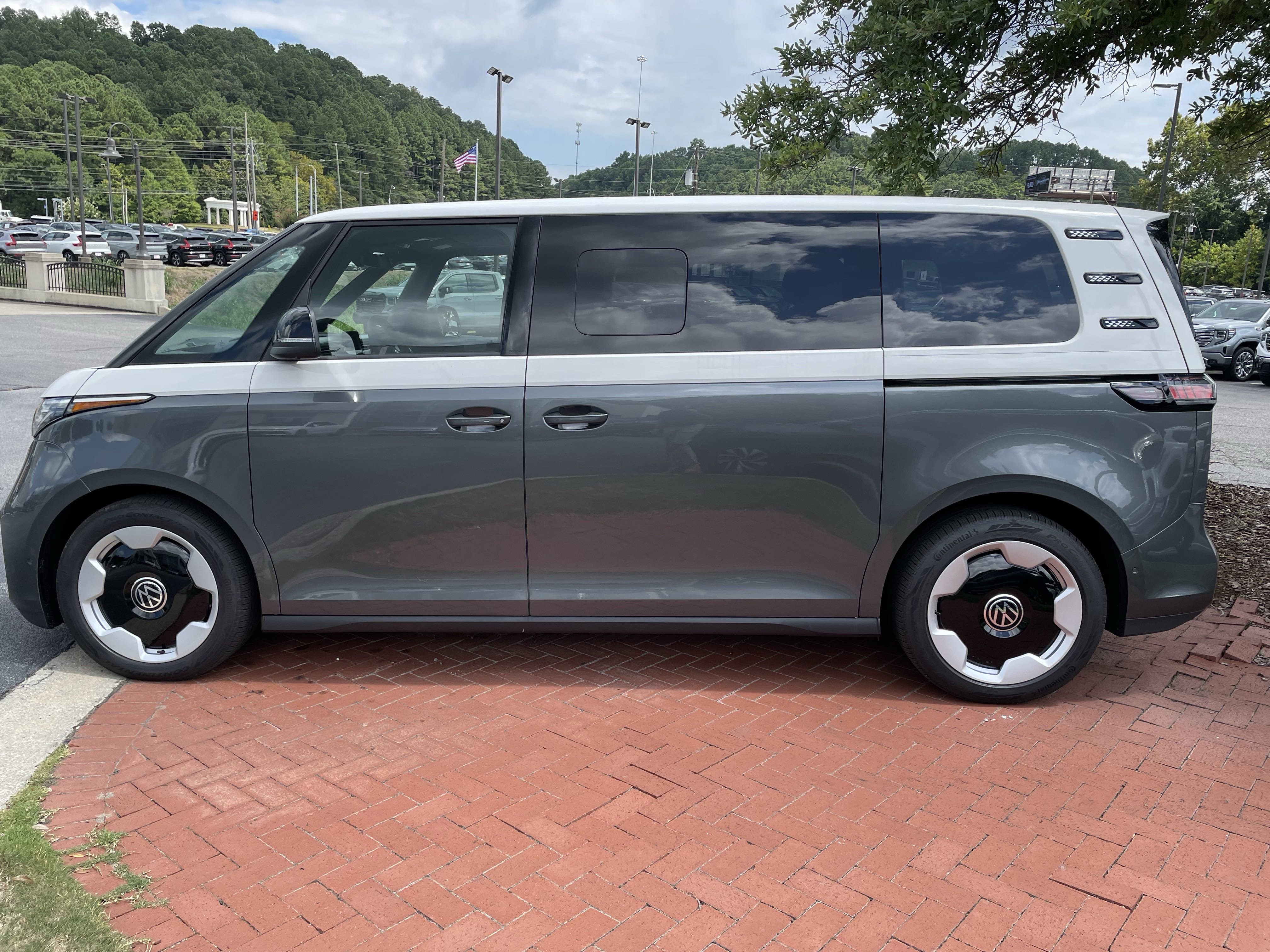 New 2025 Volkswagen ID. Buzz Pro S Plus image 7