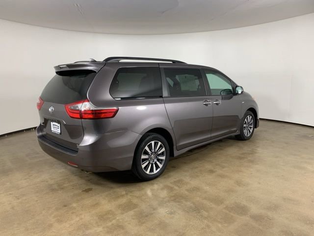Used 2020 Toyota Sienna XLE Premium AWD/4WD image 8