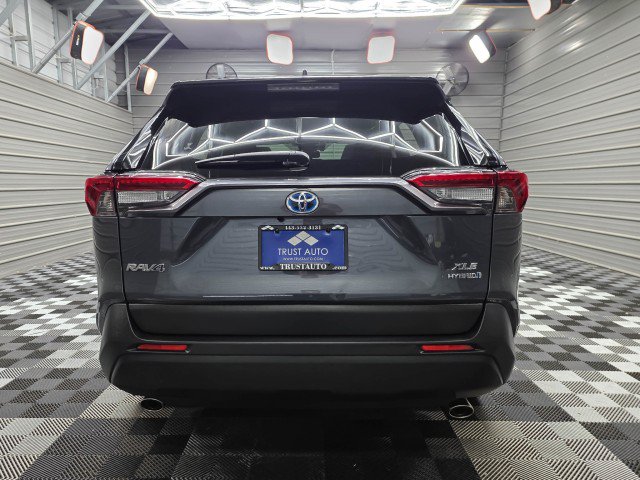 Used 2022 Toyota RAV4 XLE w/ Convenience Package AWD/4WD image 7