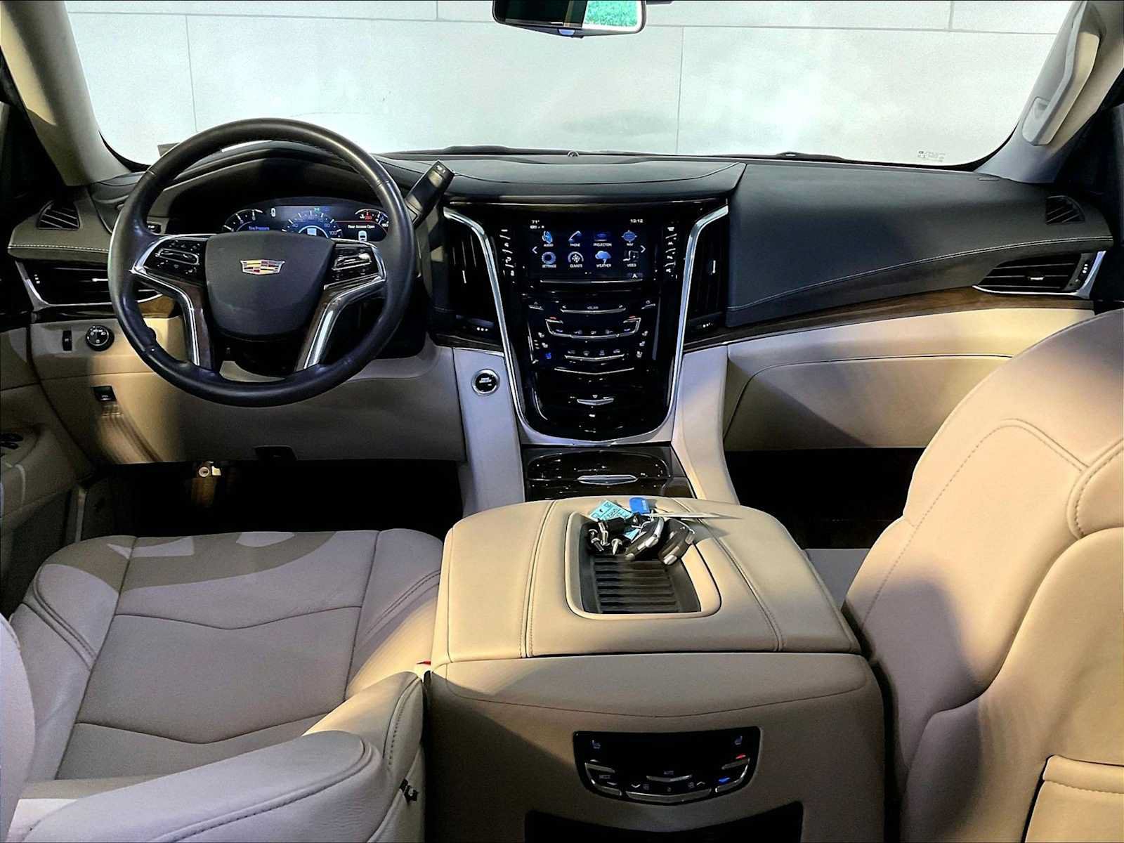 Used 2019 Cadillac Escalade ESV Premium Luxury w/ LPO, Radiant Package AWD/4WD image 14