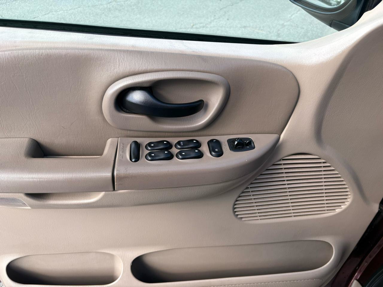 Used 2001 Ford F150 Lariat AWD/4WD image 26
