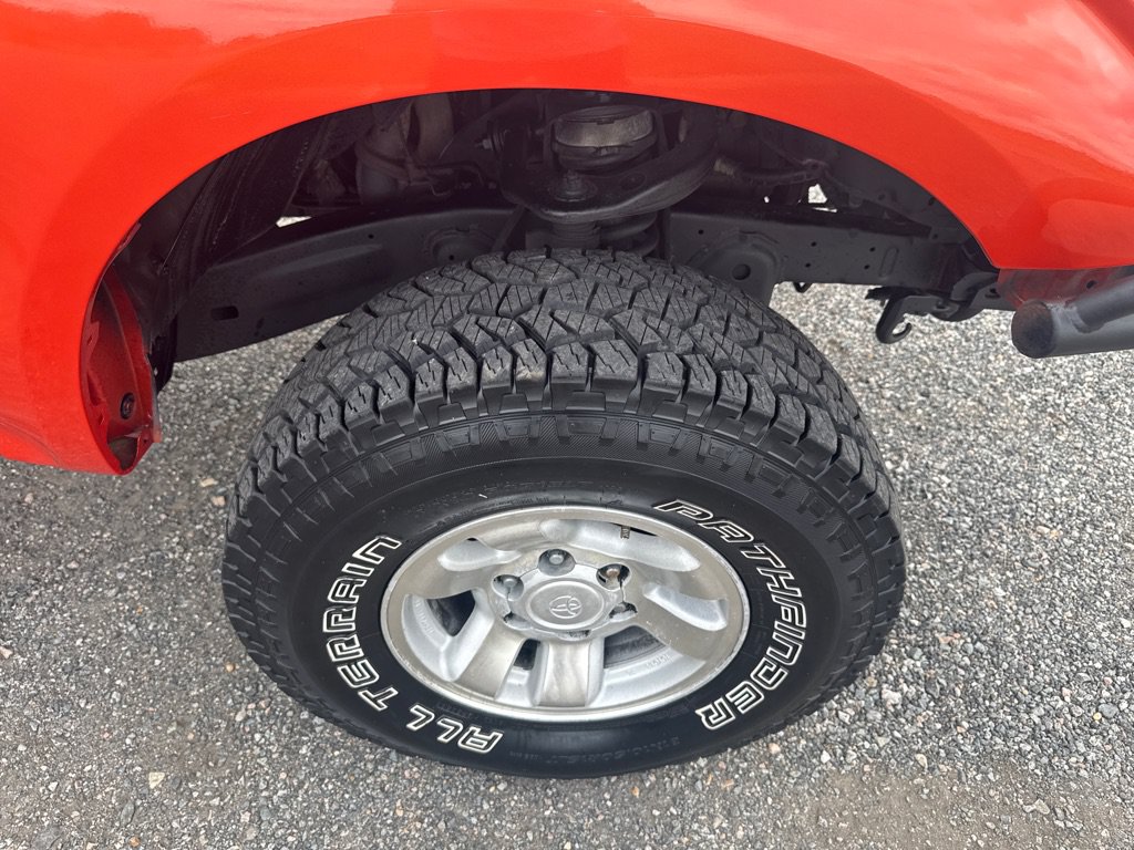 Used 2000 Toyota Tacoma PreRunner RWD image 32