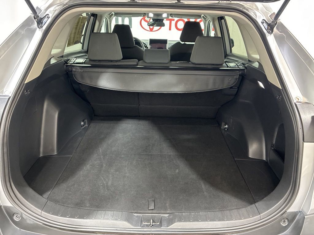 Used 2023 Toyota RAV4 XLE image 18