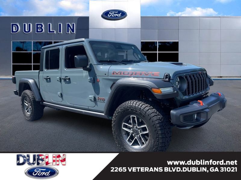 Used 2024 Jeep Gladiator Mojave w/ Technology Group
