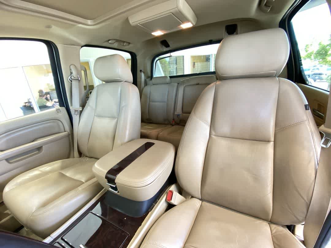 Used 2011 Cadillac Escalade EXT Luxury AWD/4WD image 13