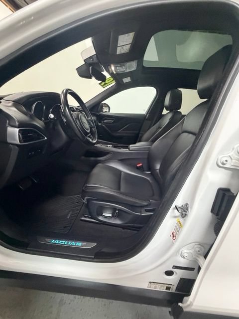 Used 2019 Jaguar F-PACE Premium AWD/4WD image 13