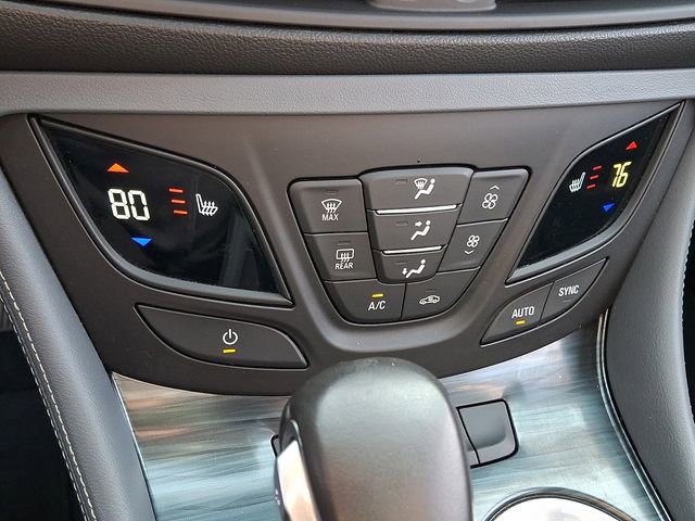 Used 2020 Buick Envision Essence w/ Experience Buick Package image 16