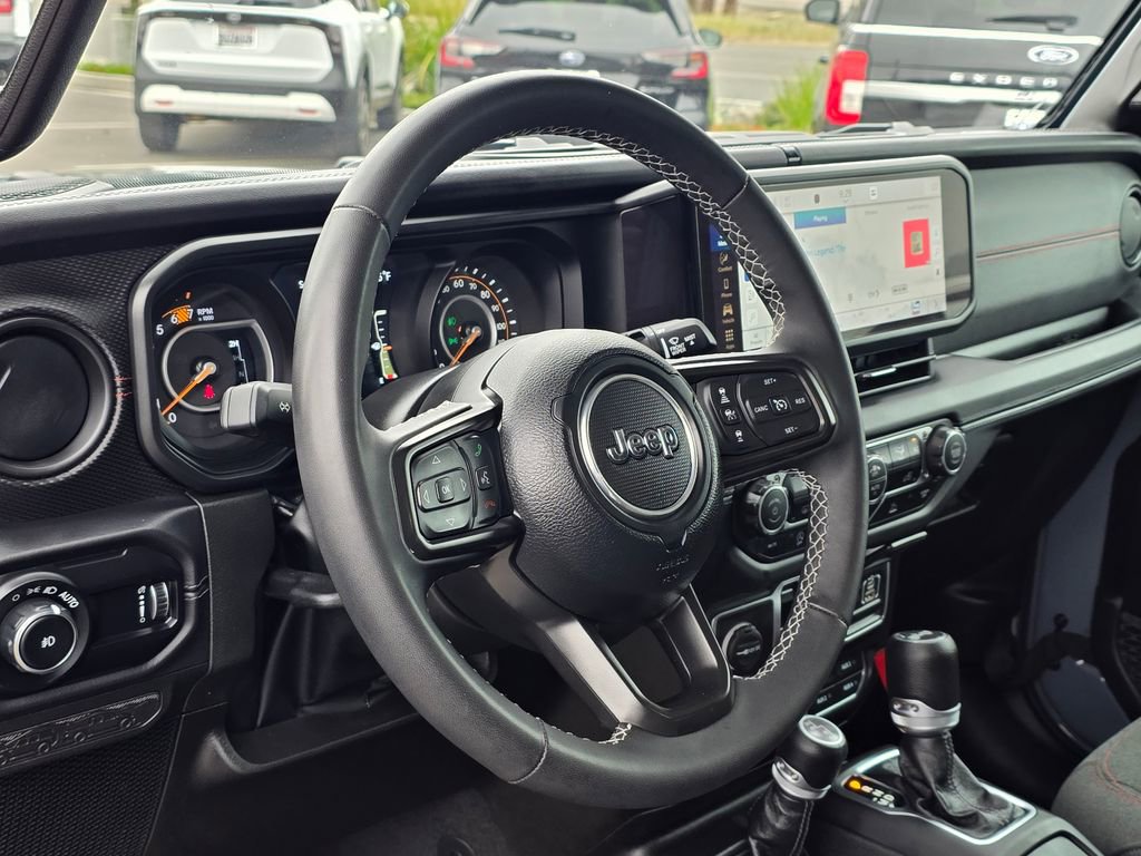 Used 2025 Jeep Wrangler Rubicon image 15