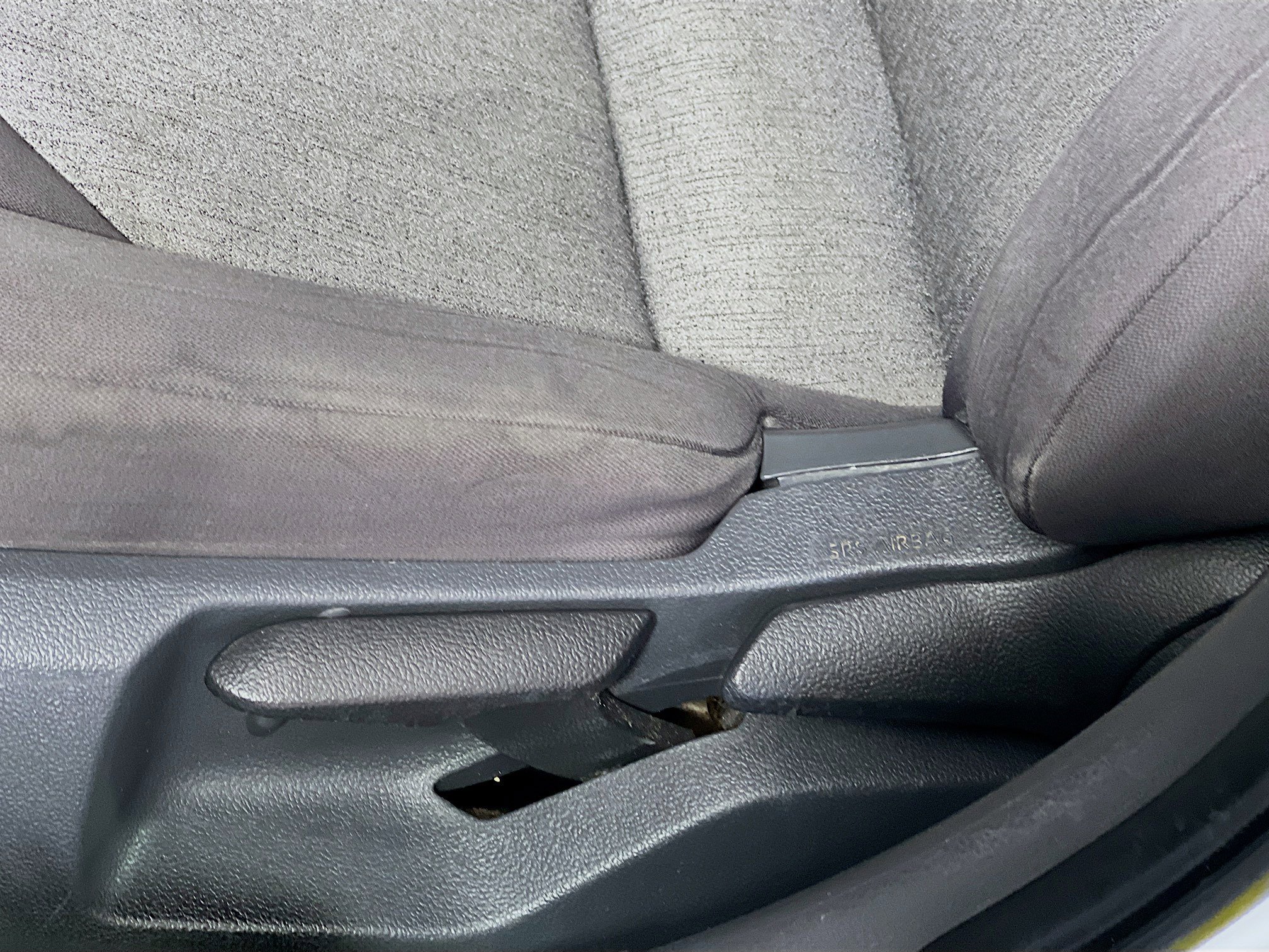 Used 2020 Toyota Camry L image 15