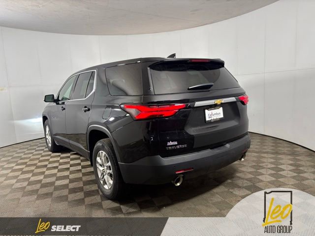 Used 2023 Chevrolet Traverse LS w/ Safety Package FWD image 4