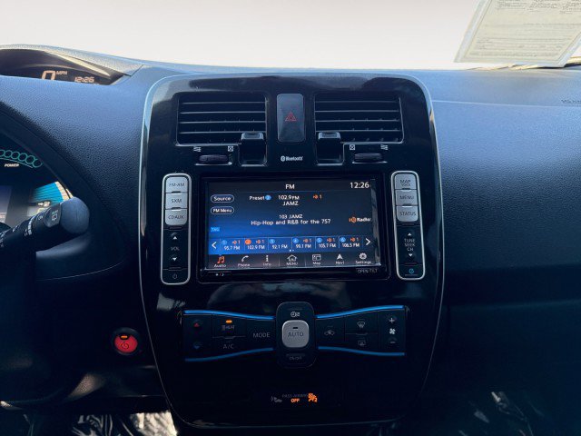 Used 2016 Nissan Leaf SV FWD image 11