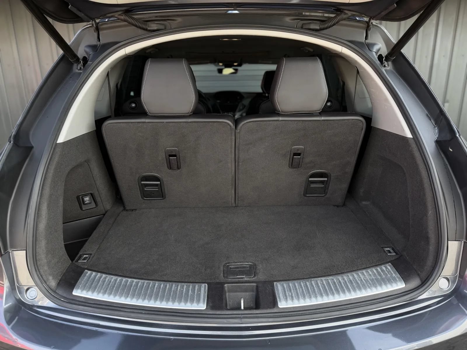 Used 2017 Acura MDX SH-AWD w/ Advance Package image 18
